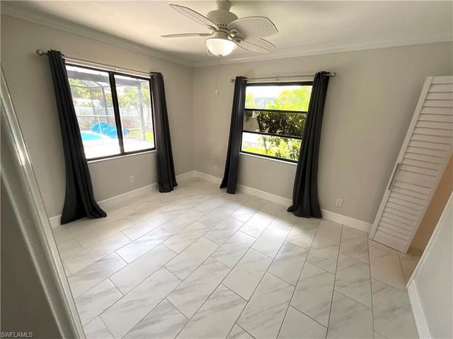 20620 Pine Tree LN, Estero, FL 33928