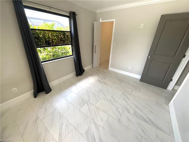 20620 Pine Tree LN, Estero, FL 33928