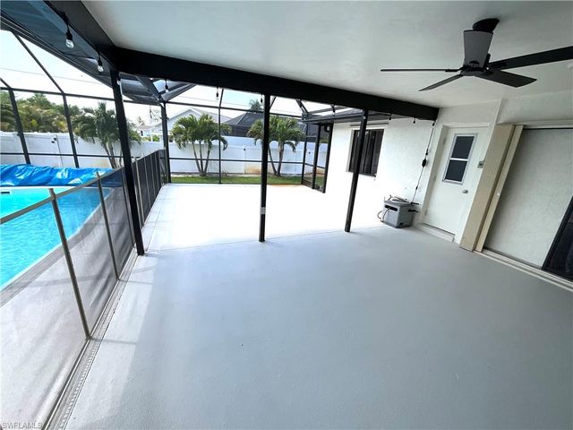 20620 Pine Tree LN, Estero, FL 33928