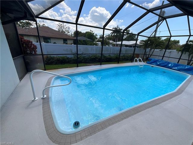 20620 Pine Tree LN, Estero, FL 33928