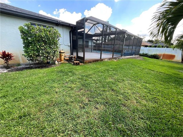 20620 Pine Tree LN, Estero, FL 33928