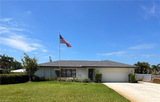 20620 Pine Tree LN, Estero, FL 33928