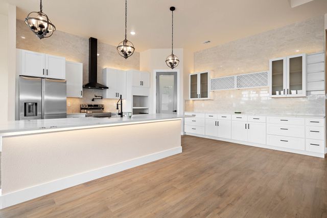 19071 White Bluff Drive, Whitney, TX 76692