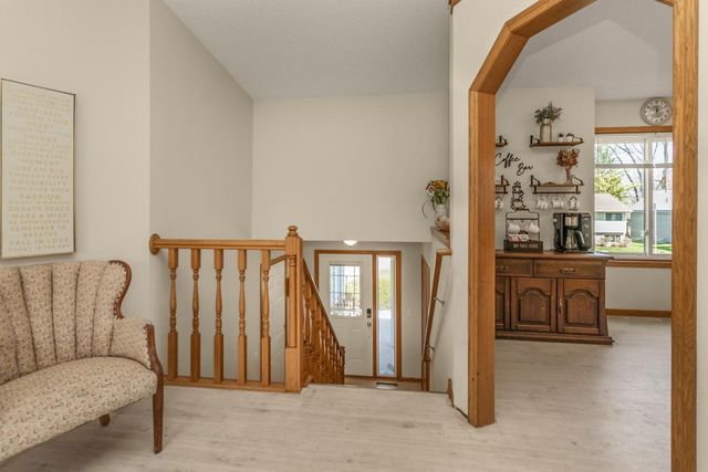 1252 Otter Ridge Road, White Bear Lake, MN 55110