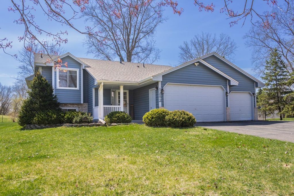 1252 Otter Ridge Road, White Bear Lake, MN 55110