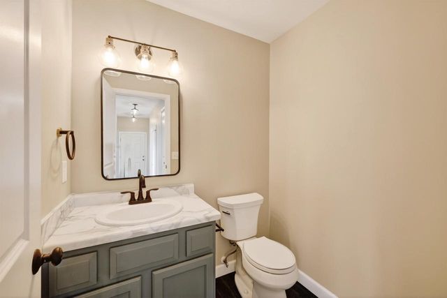 429 E Linnerud Drive, Sun Prairie, WI 53590