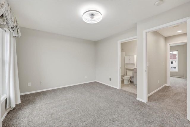 429 E Linnerud Drive, Sun Prairie, WI 53590