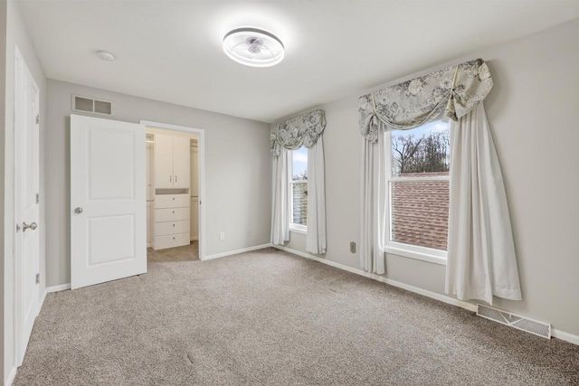 429 E Linnerud Drive, Sun Prairie, WI 53590