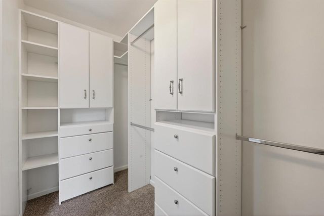 429 E Linnerud Drive, Sun Prairie, WI 53590