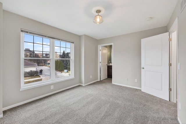 429 E Linnerud Drive, Sun Prairie, WI 53590