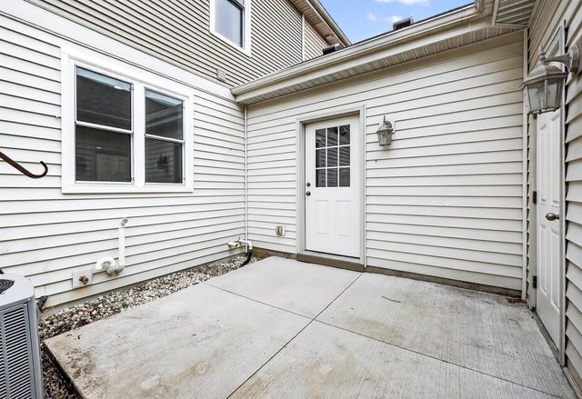 429 E Linnerud Drive, Sun Prairie, WI 53590