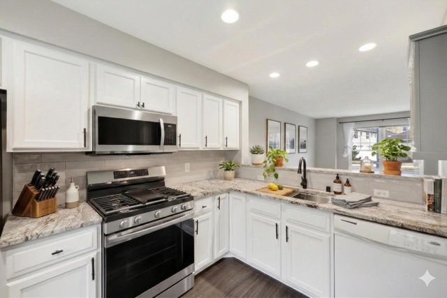 429 E Linnerud Drive, Sun Prairie, WI 53590