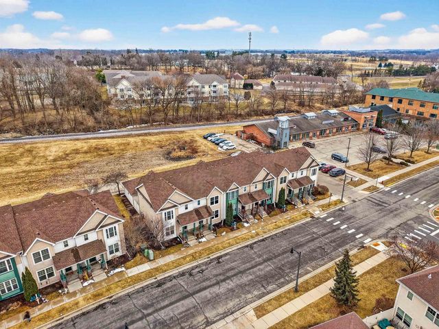 429 E Linnerud Drive, Sun Prairie, WI 53590