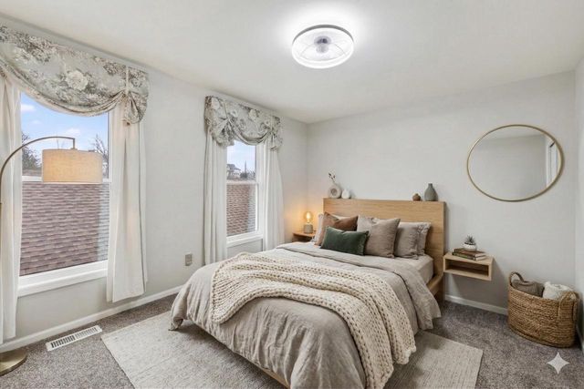 429 E Linnerud Drive, Sun Prairie, WI 53590