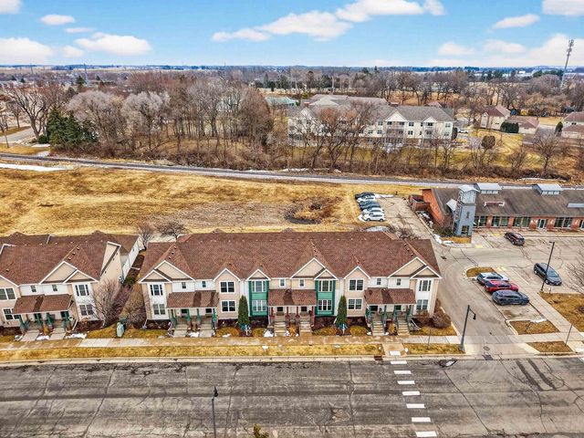 429 E Linnerud Drive, Sun Prairie, WI 53590