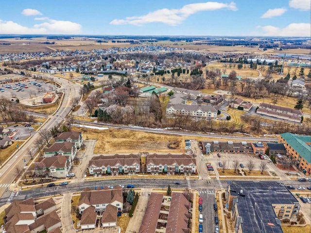 429 E Linnerud Drive, Sun Prairie, WI 53590