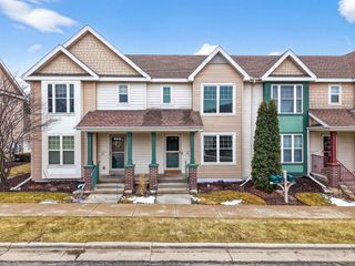 429 E Linnerud Drive, Sun Prairie, WI 53590