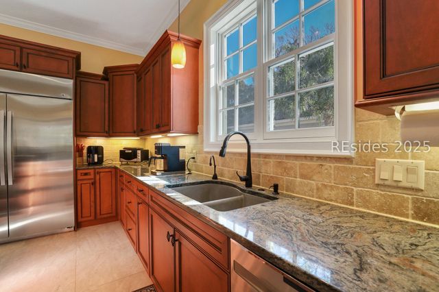 82 South Shore Dr, Hilton Head Island, SC 29928