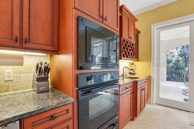 82 South Shore Dr, Hilton Head Island, SC 29928