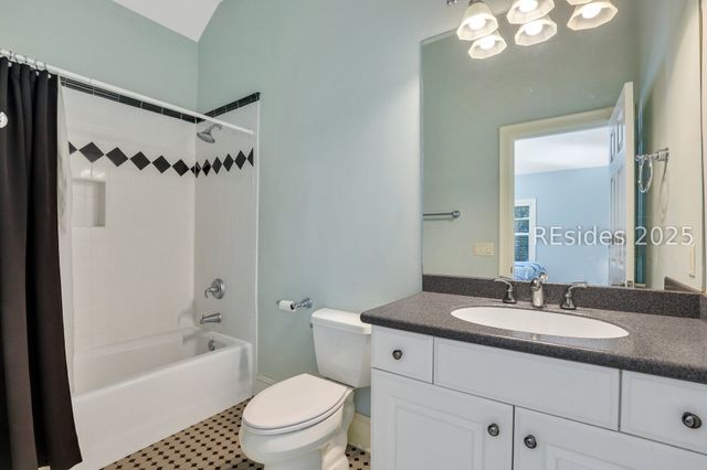 82 South Shore Dr, Hilton Head Island, SC 29928