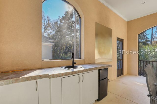 82 South Shore Dr, Hilton Head Island, SC 29928