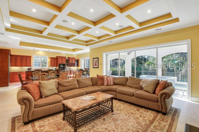 82 South Shore Dr, Hilton Head Island, SC 29928