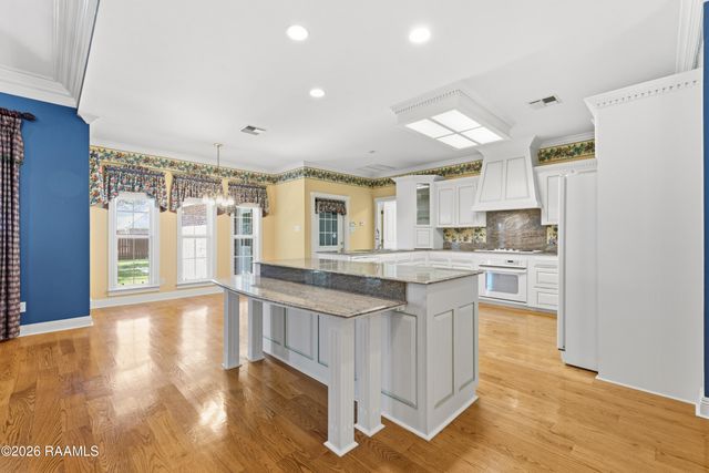 1153 Bear Creek Circle, Breaux Bridge, LA 70517