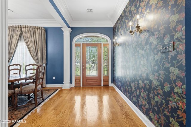 1153 Bear Creek Circle, Breaux Bridge, LA 70517