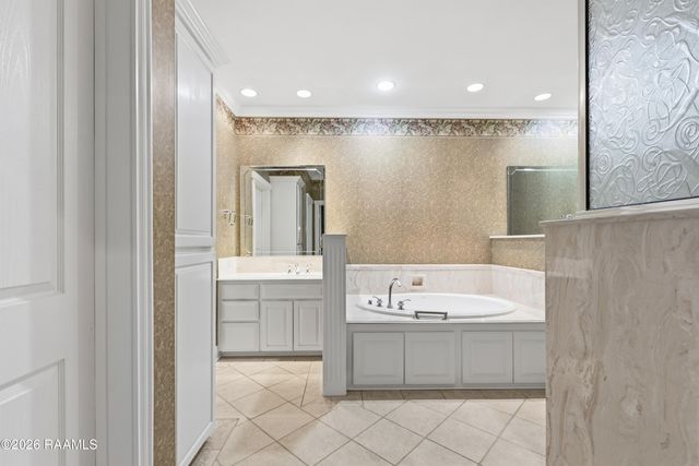 1153 Bear Creek Circle, Breaux Bridge, LA 70517