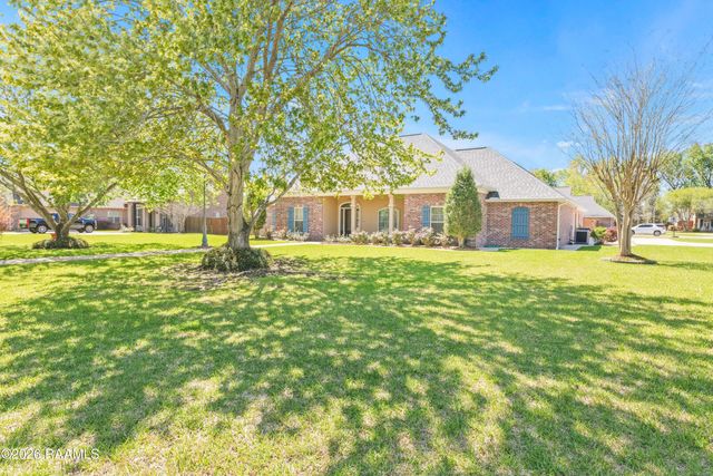 1153 Bear Creek Circle, Breaux Bridge, LA 70517