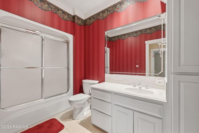 1153 Bear Creek Circle, Breaux Bridge, LA 70517