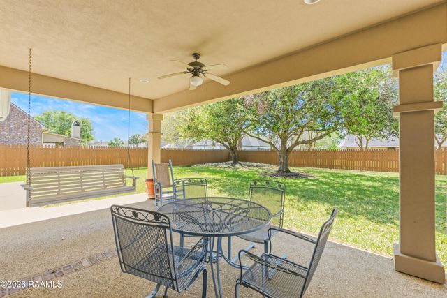 1153 Bear Creek Circle, Breaux Bridge, LA 70517