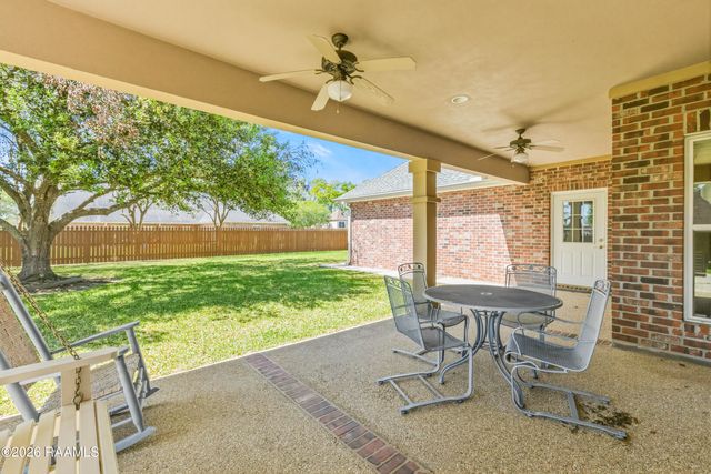 1153 Bear Creek Circle, Breaux Bridge, LA 70517