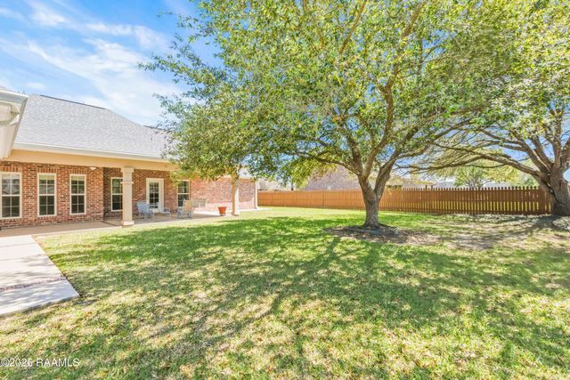 1153 Bear Creek Circle, Breaux Bridge, LA 70517