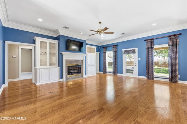 1153 Bear Creek Circle, Breaux Bridge, LA 70517