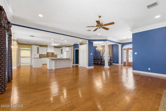 1153 Bear Creek Circle, Breaux Bridge, LA 70517