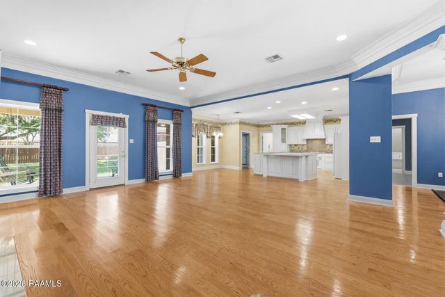 1153 Bear Creek Circle, Breaux Bridge, LA 70517