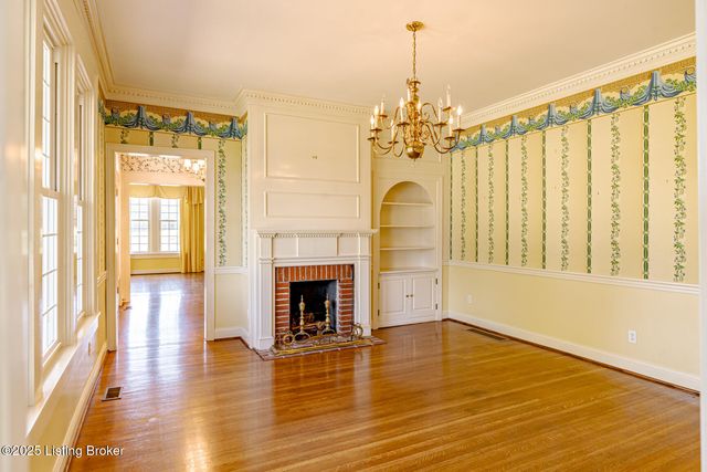 3976 Shelbyville Rd, Shelbyville, KY 40065