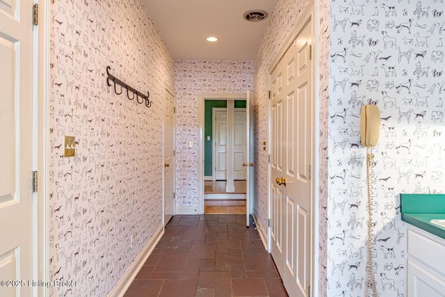 3976 Shelbyville Rd, Shelbyville, KY 40065