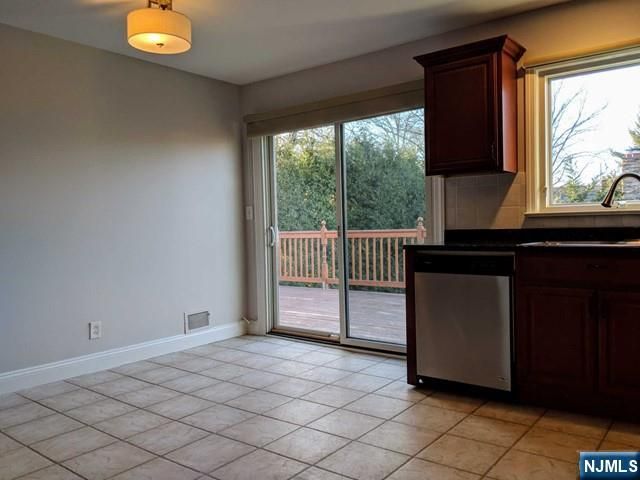 18 Van Wagoner Drive, Englewood Cliffs, NJ 07632