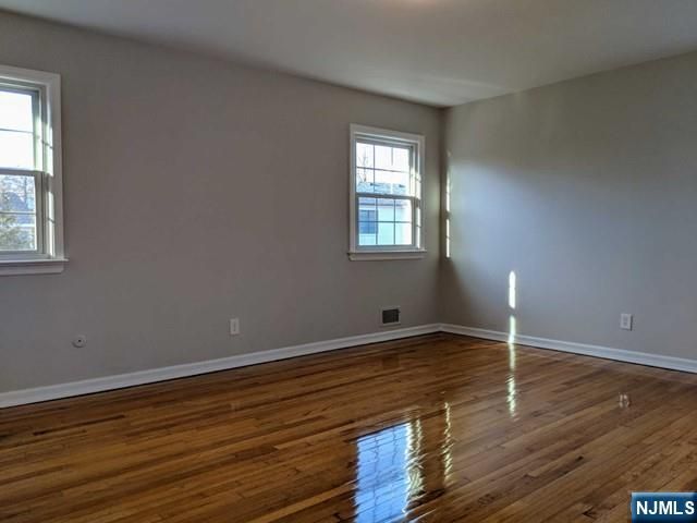 18 Van Wagoner Drive, Englewood Cliffs, NJ 07632