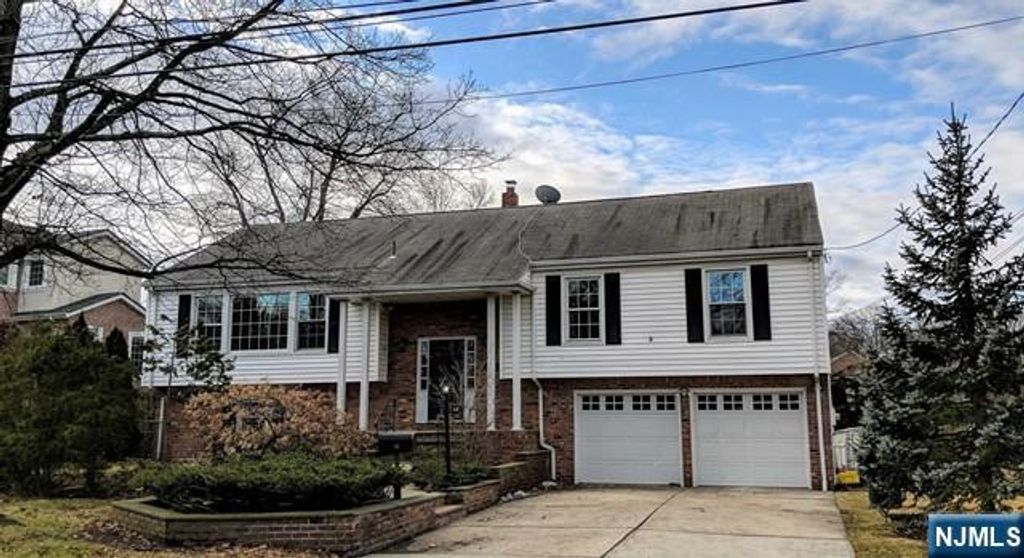 18 Van Wagoner Drive, Englewood Cliffs, NJ 07632