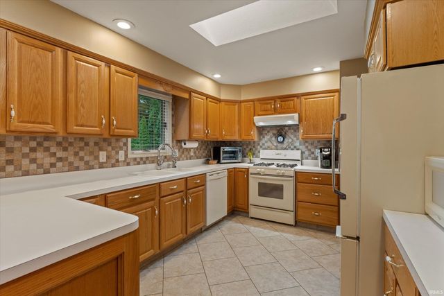 53178 Fiddlehead Court, South Bend, IN 46637