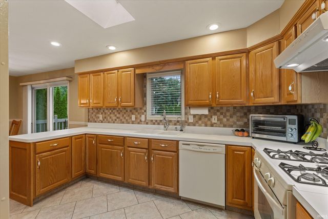 53178 Fiddlehead Court, South Bend, IN 46637