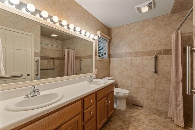 53178 Fiddlehead Court, South Bend, IN 46637