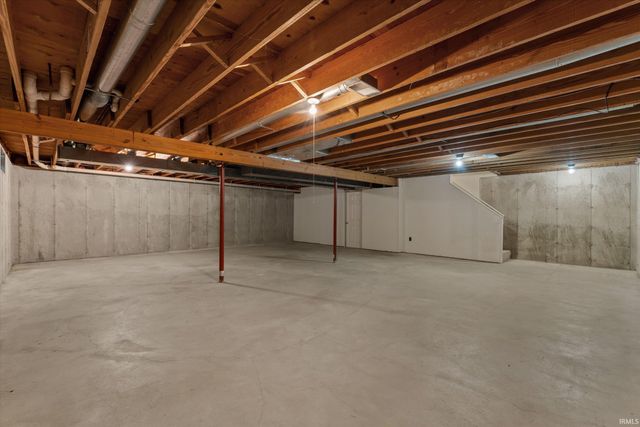 53178 Fiddlehead Court, South Bend, IN 46637
