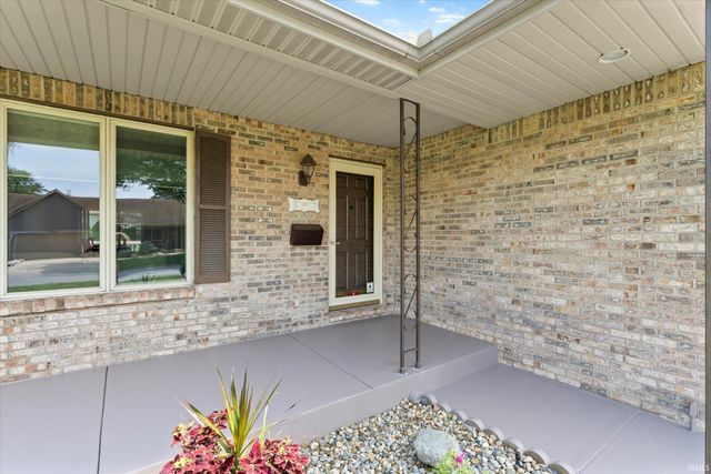 53178 Fiddlehead Court, South Bend, IN 46637