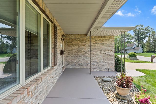 53178 Fiddlehead Court, South Bend, IN 46637