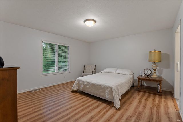 53178 Fiddlehead Court, South Bend, IN 46637