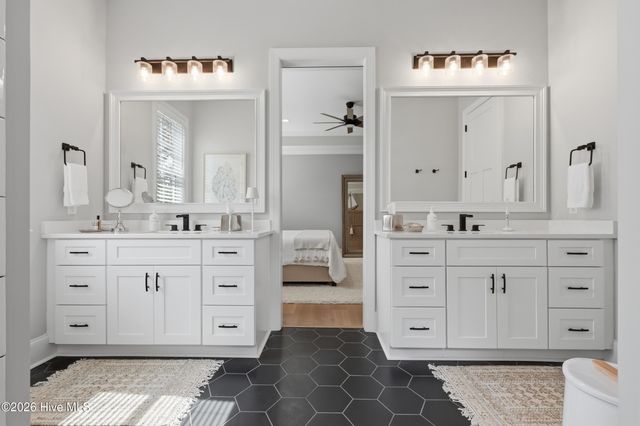 1049 Anchors Bend Way, Wilmington, NC 28411